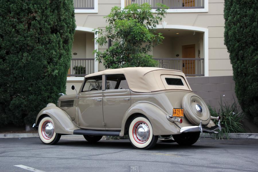  Ford V8 Deluxe Convertible Sedan 1936 года  (фото 15 из 18)